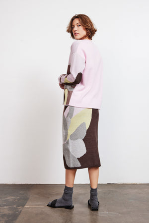 
            
                Load image into Gallery viewer, Brown Floral Jacquard Skirt (Eco Collection)
            
        